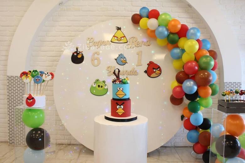 تم تولد پرندگان خشمگین - Angry Birds